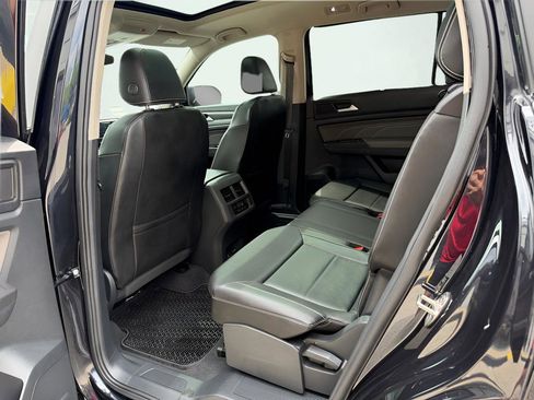 Used 2023 Volkswagen Atlas SEL R-Line AWD/4WD image 21