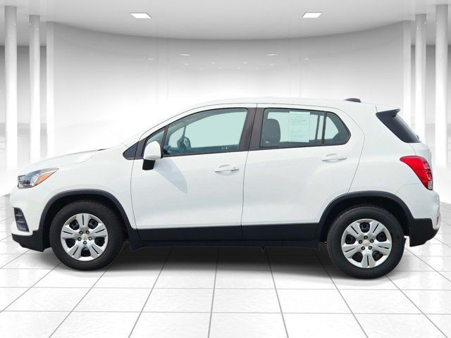 Used 2018 Chevrolet Trax LS FWD image 2