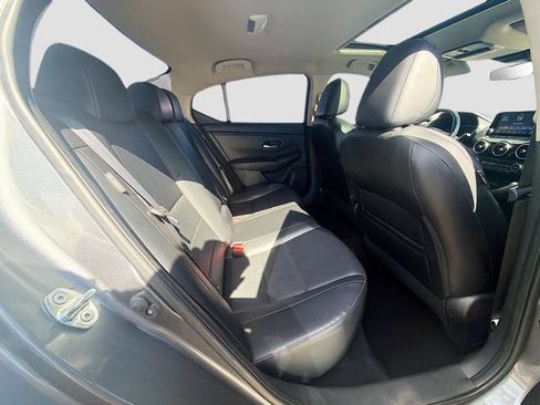 Used 2022 Nissan Sentra SR w/ SR Premium Package FWD image 27