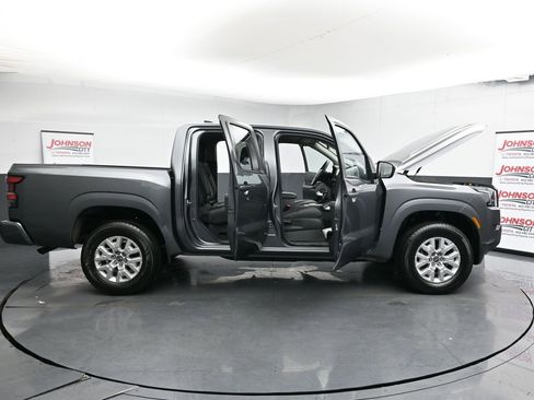 Used 2023 Nissan Frontier SV image 45
