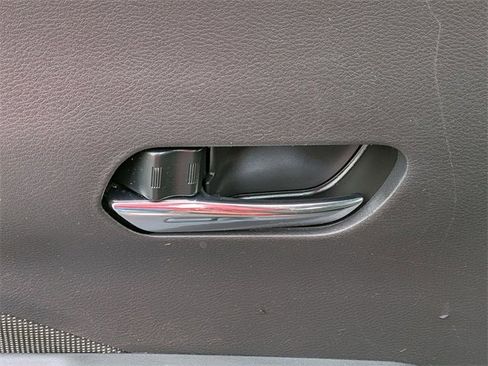 Used 2020 Nissan Kicks SV image 27