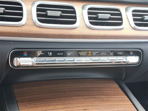 Certified 2025 Mercedes-Benz GLE 350 4MATIC image 16