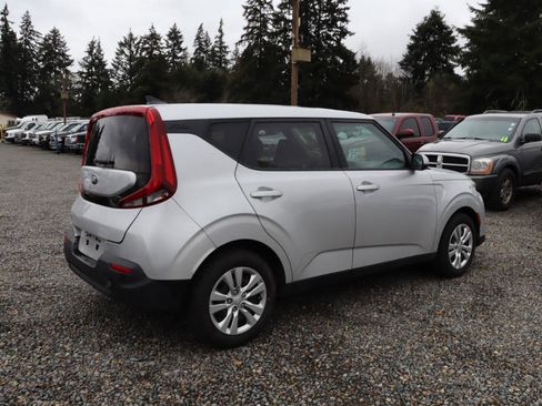 Used 2021 Kia Soul LX image 4
