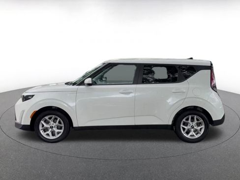 Used 2025 Kia Soul LX w/ LX Technology Package image 9