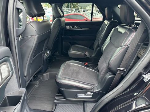 Used 2025 Ford Explorer ST AWD/4WD image 11