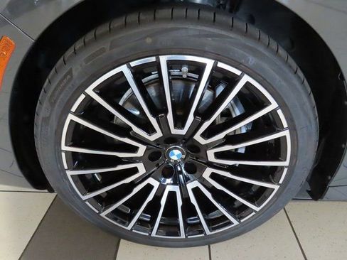 Used 2025 BMW 740i image 16