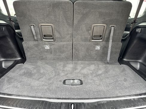 Used 2023 Jeep Grand Cherokee L Laredo image 33