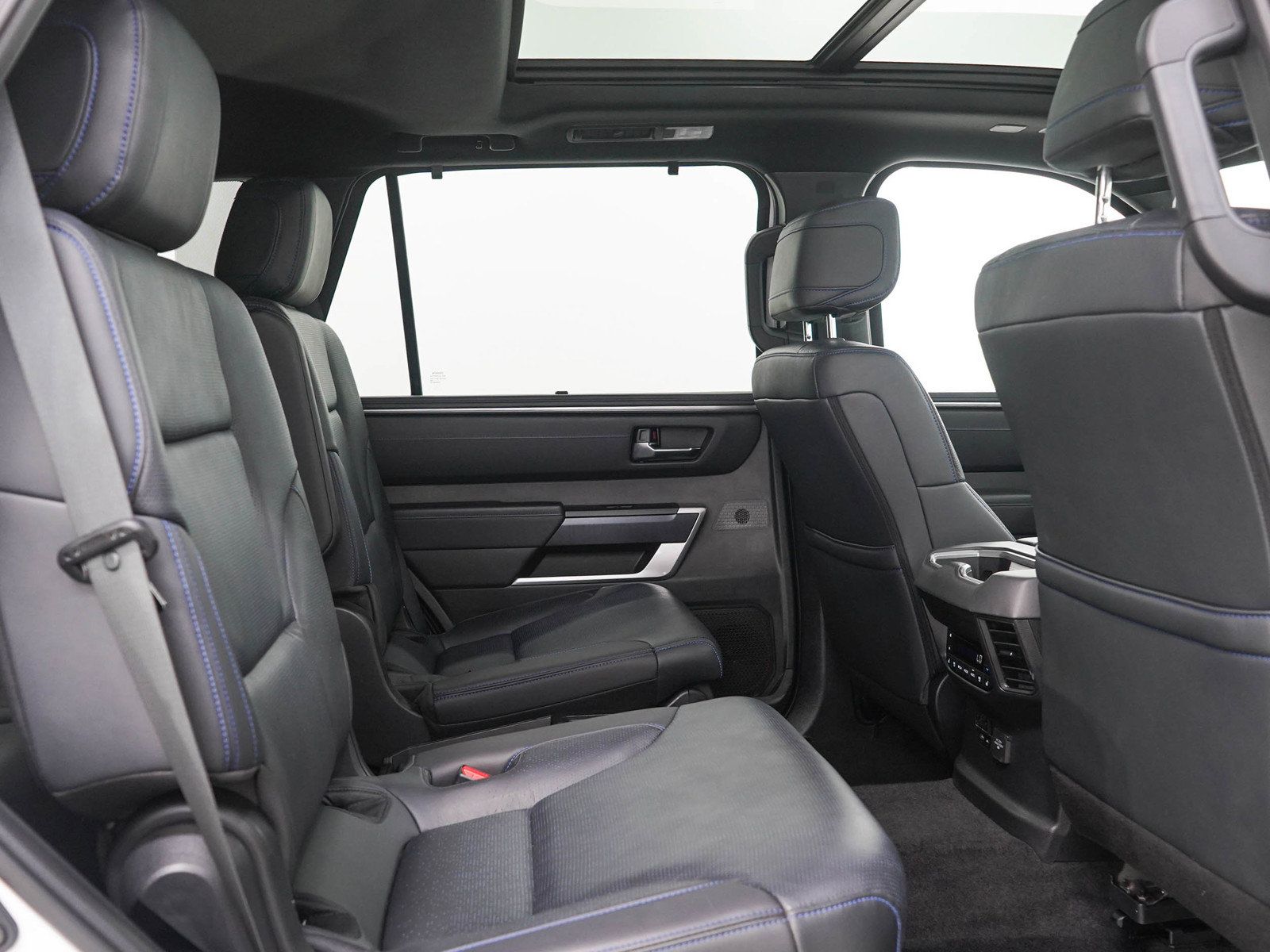 Used 2025 Toyota Sequoia Platinum AWD/4WD image 14