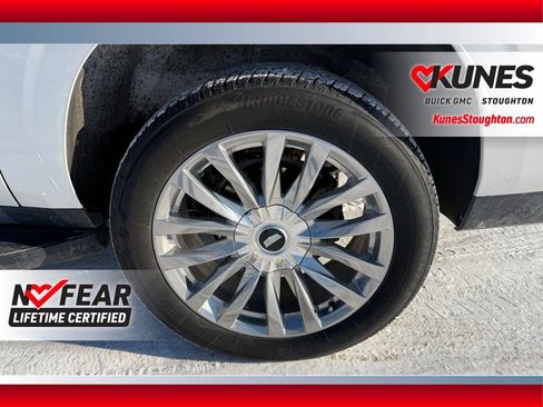 Used 2024 Cadillac Escalade ESV Premium Luxury AWD/4WD image 16