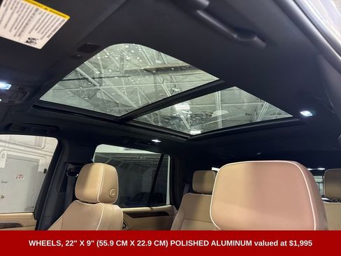 Used 2023 Chevrolet Tahoe Premier AWD/4WD image 3