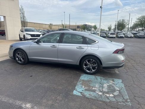 Used 2023 Honda Accord EX image 5