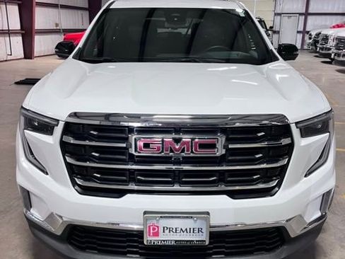 Used 2024 GMC Acadia Elevation image 9