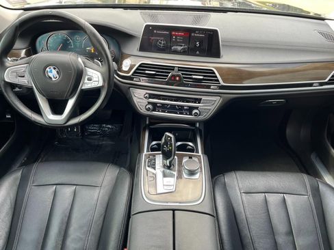 Used 2019 BMW 740i image 37