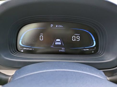 Certified 2023 Hyundai Venue Limited w/ Cargo Package FWD image 24