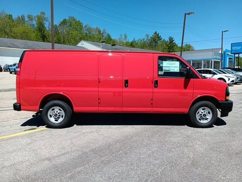 New 2026 GMC Savana 2500 Extended w/ Driver Convenience Package RWD image 19