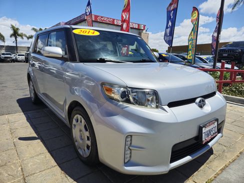 Used 2014 Scion xB HATCHBACK 4D image 1