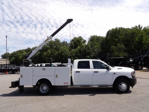 Used 2024 RAM 3500 Tradesman AWD/4WD image 9
