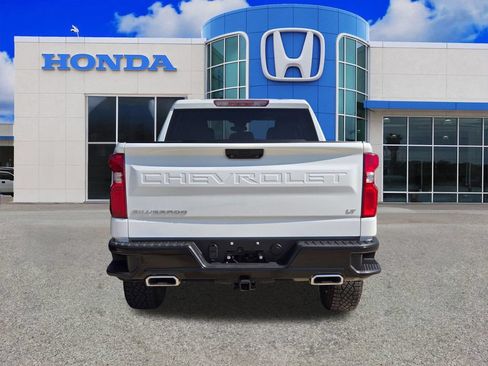 Used 2024 Chevrolet Silverado 1500 LT Trail Boss AWD/4WD image 4