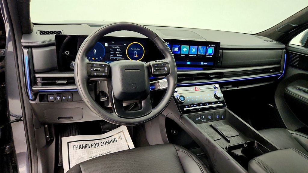 Used 2025 Hyundai Santa Fe Calligraphy AWD/4WD image 12