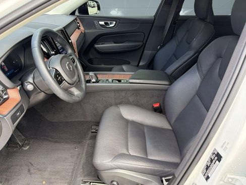 Used 2024 Volvo XC60 B5 Plus w/ Protection Package Premier AWD/4WD image 5