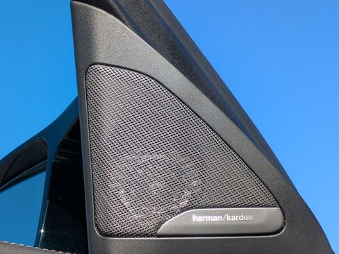 Used 2024 BMW X6 M60i w/ Executive Package image 15