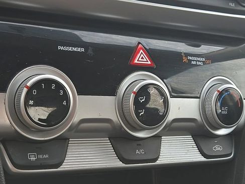 Used 2019 Hyundai Elantra SE w/ Cargo Package image 22