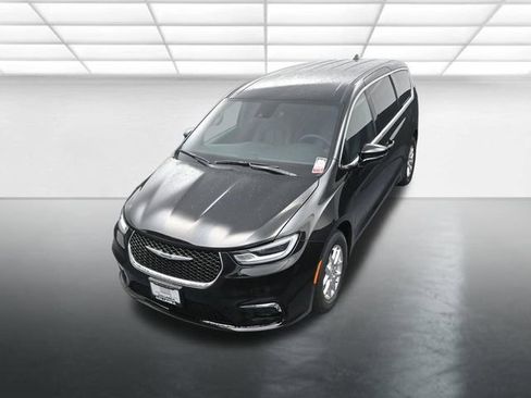 New 2026 Chrysler Pacifica Select image 12