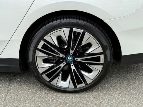 Used 2025 BMW i5 xDrive40 w/ Premium Package AWD/4WD image 14