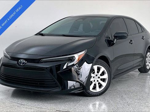 Used 2023 Toyota Corolla LE image 16