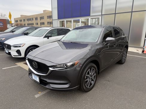 Used 2018 MAZDA CX-5 Touring w/ Preferred Equipment Package image 3