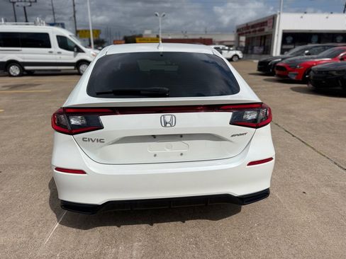 Used 2023 Honda Civic Sport image 6