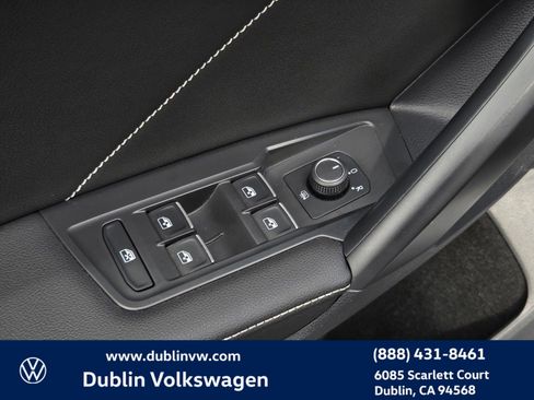 Certified 2023 Volkswagen Tiguan SE R-Line image 11