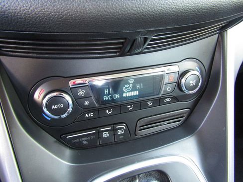 Used 2016 Ford C-MAX SE image 16