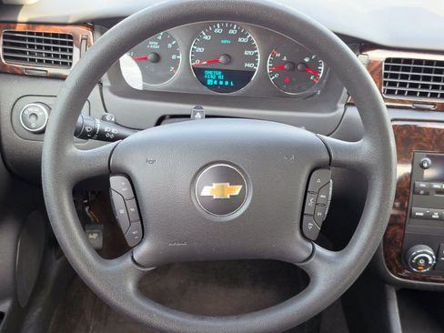 Used 2015 Chevrolet Impala LT w/ LT Sunroof Package FWD image 16