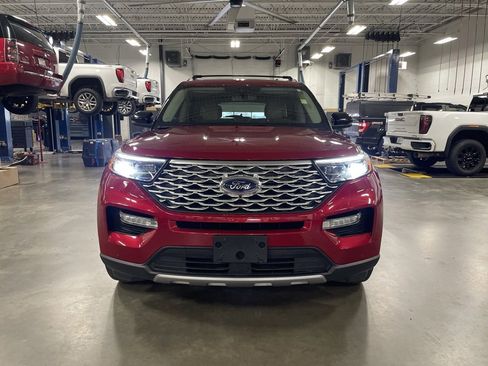Used 2022 Ford Explorer Platinum w/ Equipment Group 601A image 2