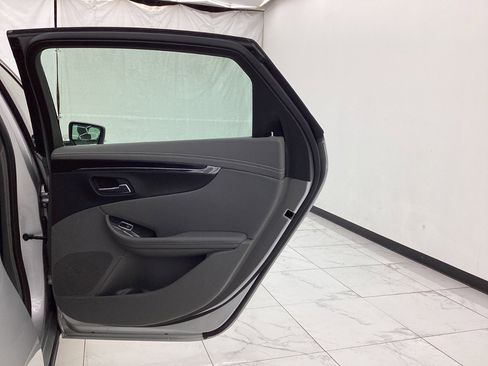 Used 2017 Chevrolet Impala Premier w/ Enhanced Convenience Package image 25