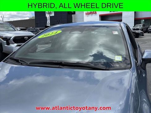 Certified 2024 Toyota Corolla SE AWD/4WD image 9