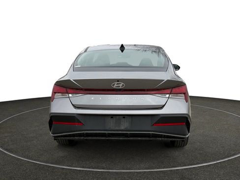 Used 2024 Hyundai Elantra SEL image 5