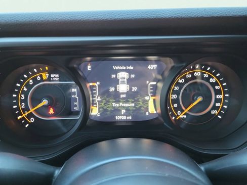 Certified 2025 Jeep Gladiator Sport image 32