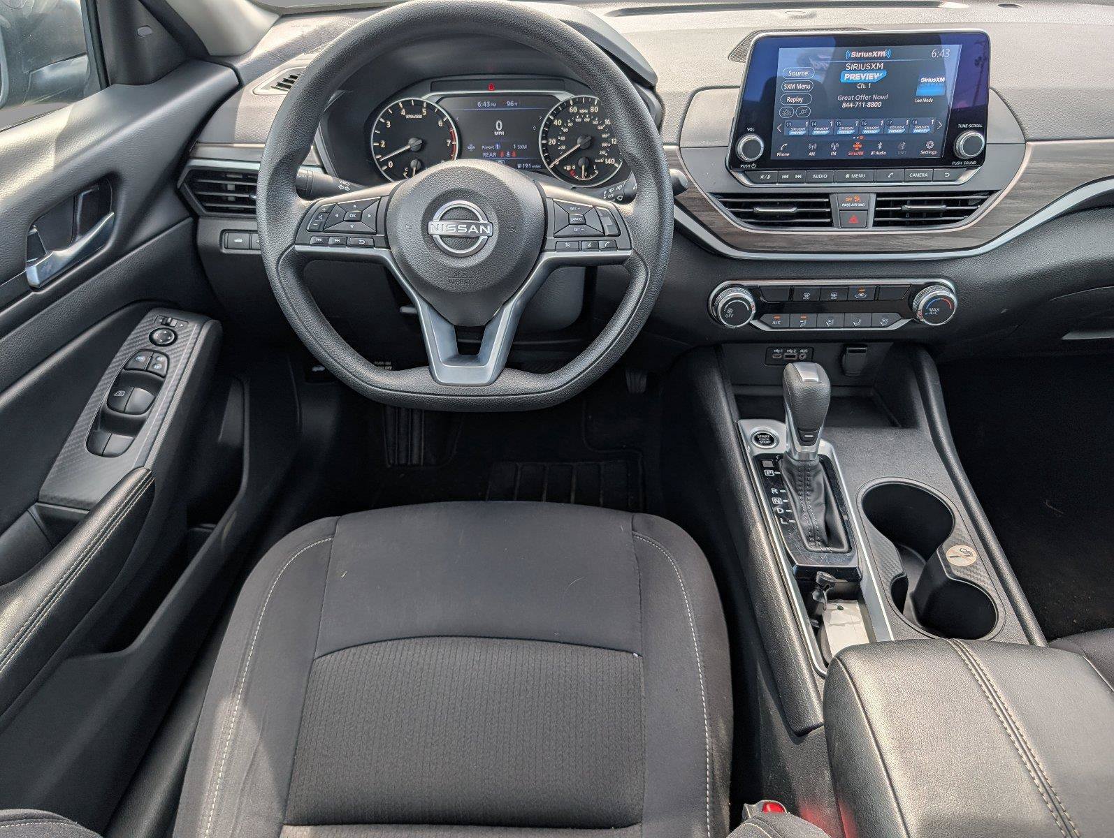 Used 2025 Nissan Altima 2.5 SV FWD image 27