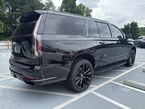 Used 2024 Cadillac Escalade ESV Premium Luxury AWD/4WD image 3