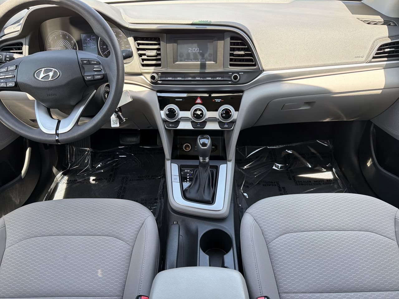 Used 2019 Hyundai Elantra SE FWD image 14