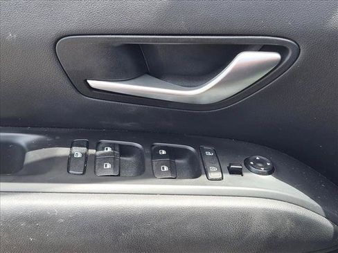 Used 2022 Hyundai Tucson SE w/ Cargo Package FWD image 12