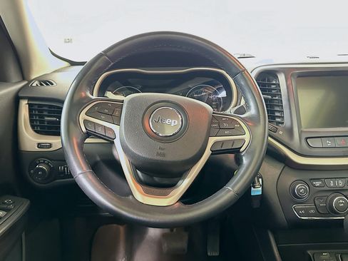 Used 2016 Jeep Cherokee 75th Anniversary FWD image 18
