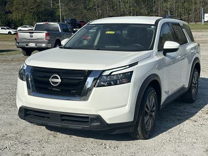 Used 2025 Nissan Pathfinder SV