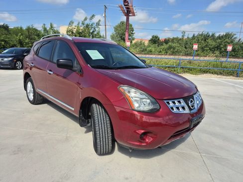 Used 2015 Nissan Rogue S w/ Convenience Package FWD image 4