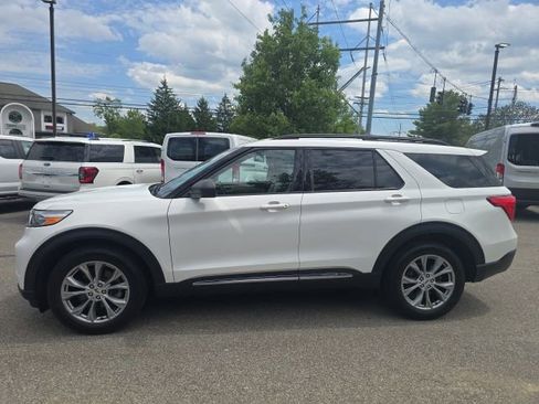 Certified 2023 Ford Explorer XLT w/ Equipment Group 202A AWD/4WD image 7