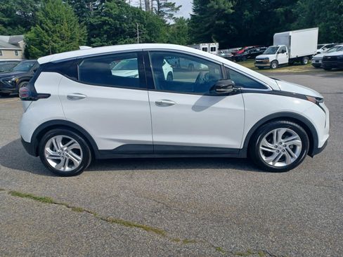 Used 2023 Chevrolet Bolt LT FWD image 3
