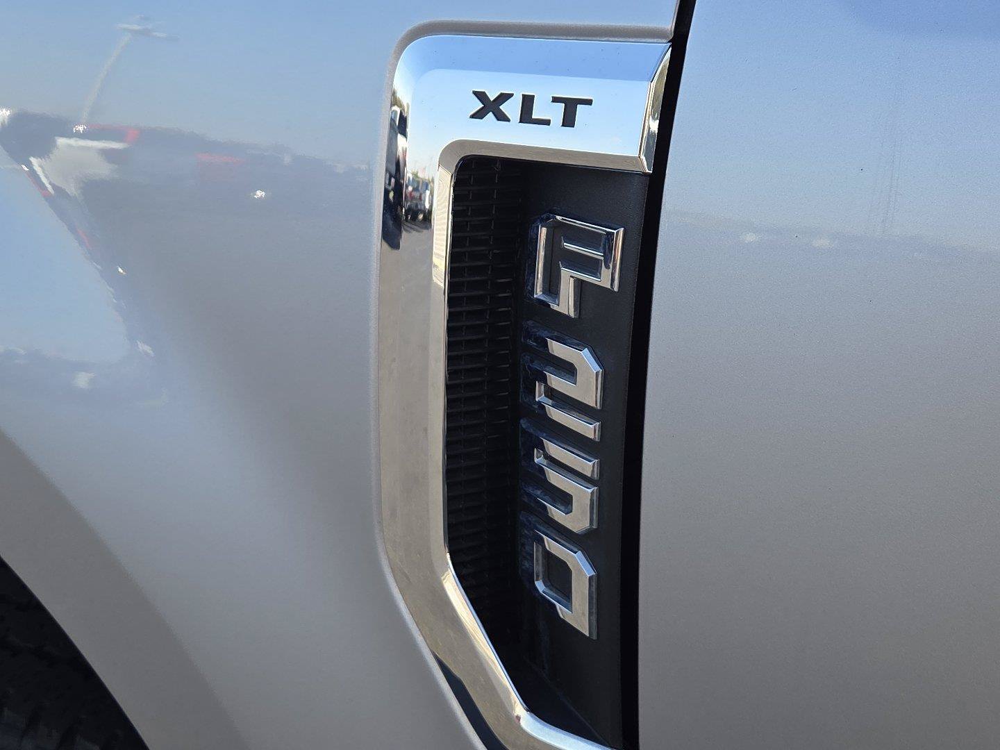 Used 2022 Ford F250 XLT w/ XLT Premium Package AWD/4WD image 9