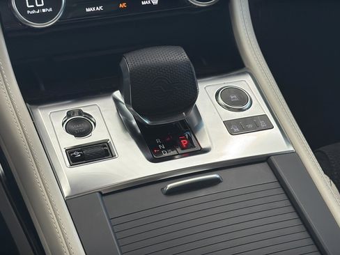 Used 2022 Jaguar F-PACE SVR AWD/4WD image 44